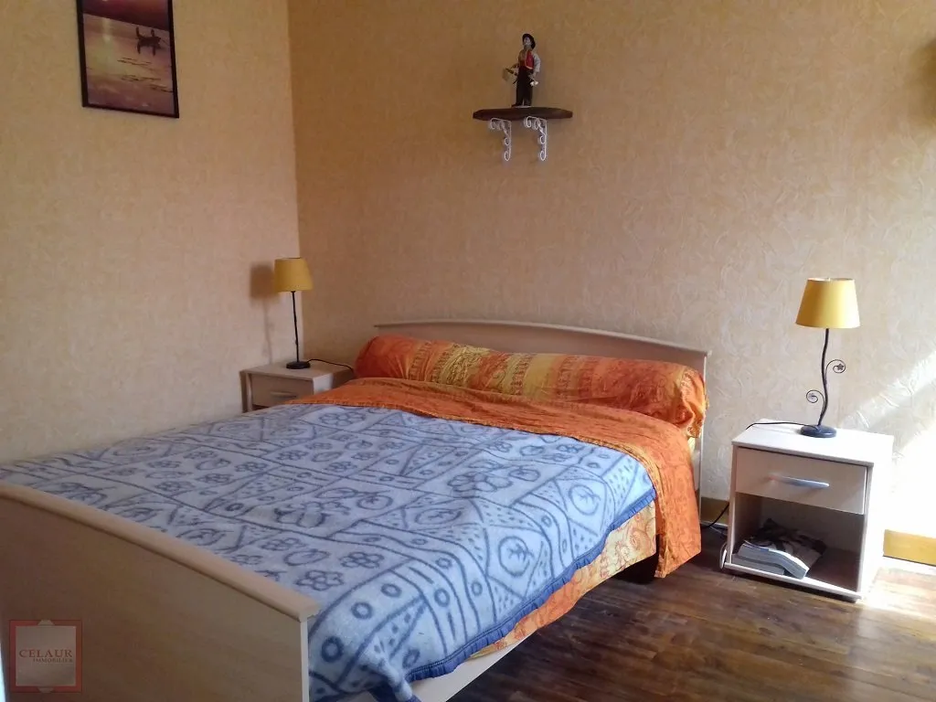 MAISON DE VILLAGE TOUS COMMERCES