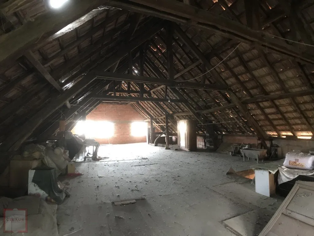 MAISON 2 APPARTEMENTS ET GARAGES