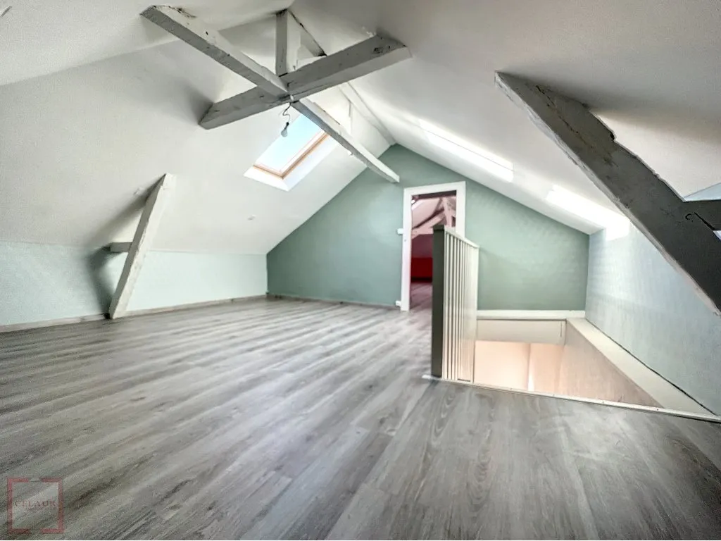 JOLIE MAISON ATYPIQUE RENOVEE AVEC JARDIN