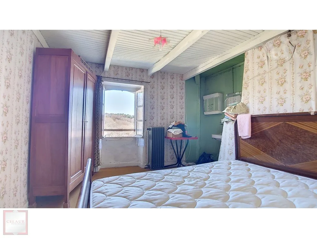 ENSEMBLE EN PIERRE DE CARACTERE