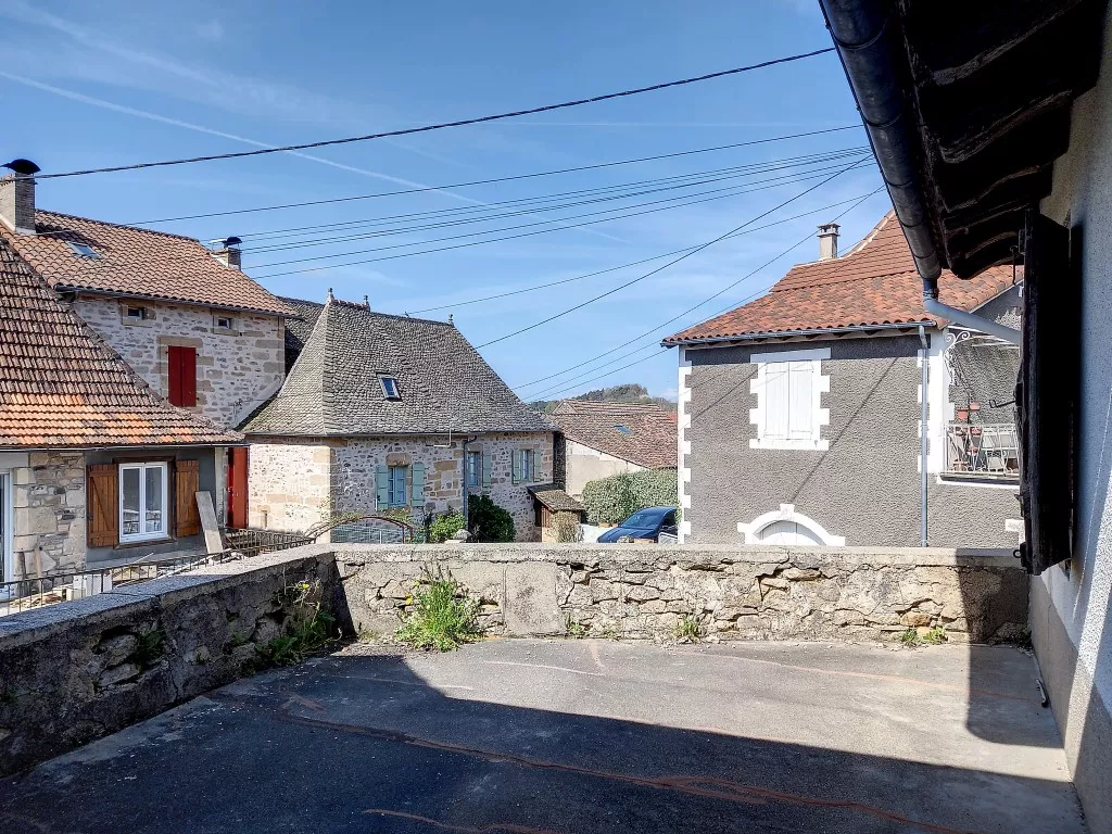 Maison de bourg en pierre