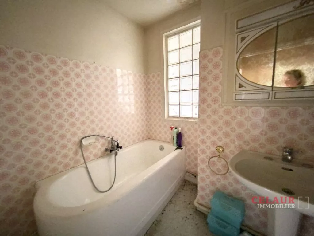 MAISON DE VILLE A RENOVER