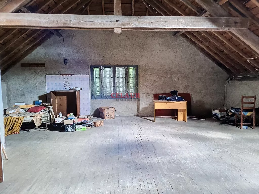 MAISON DE BOURG EN PIERRES