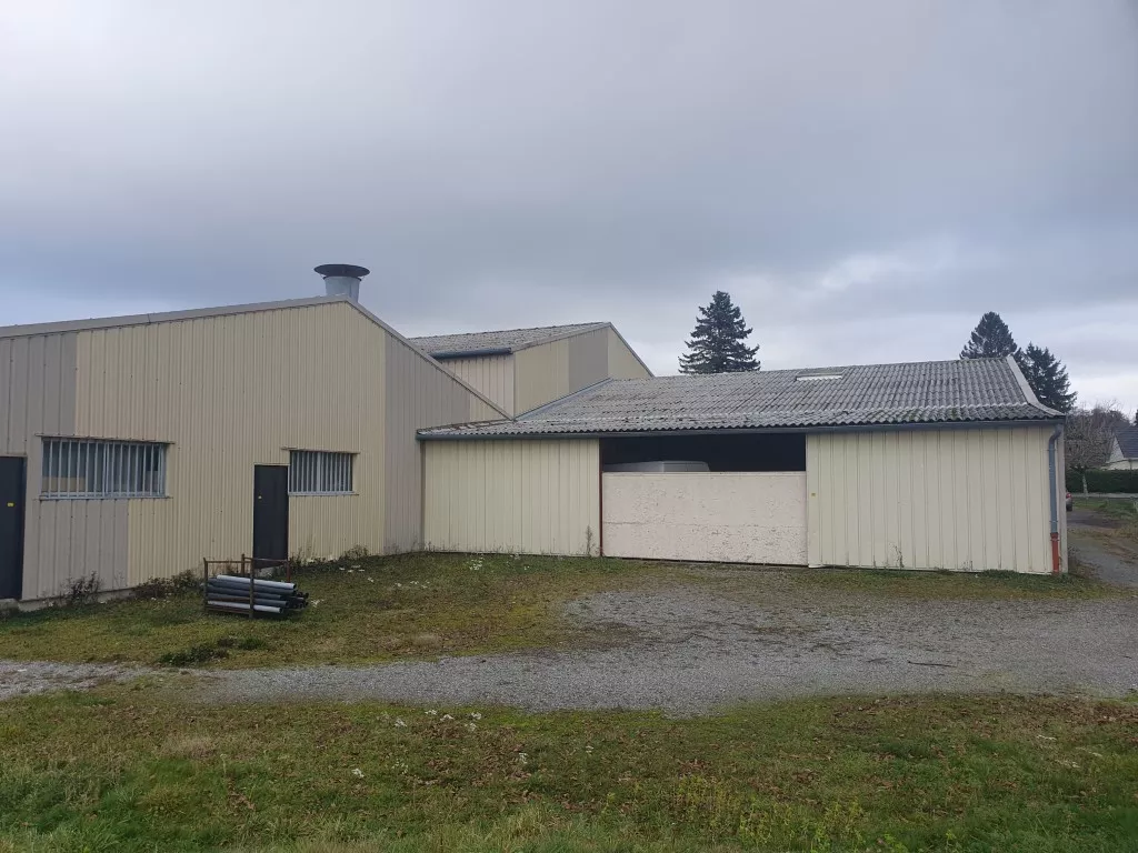 GRAND LOCAL PROFESSIONNEL