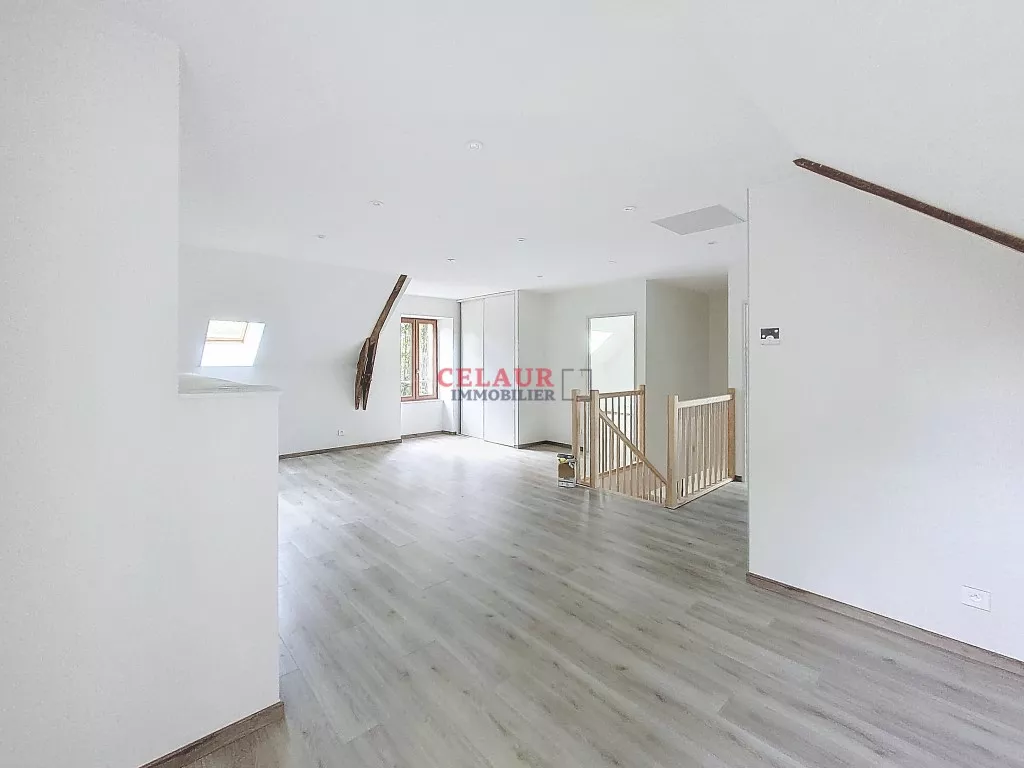 Maison familiale en pierre enti&egrave;rement r&eacute;nov&eacute;e