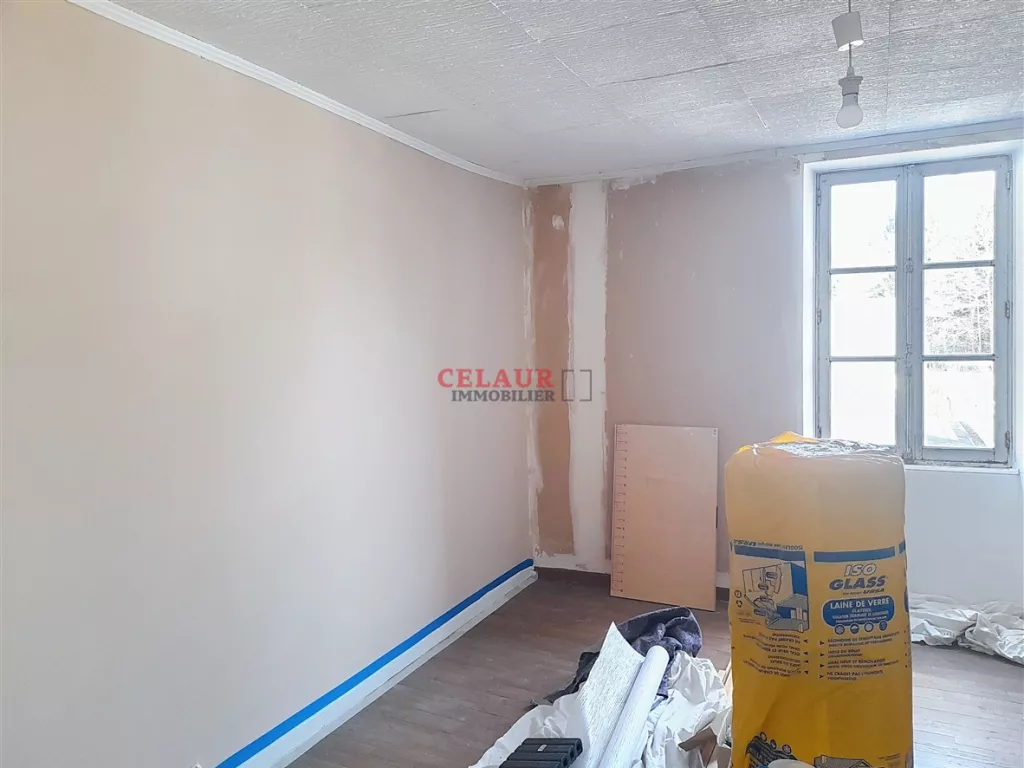 Maison familiale, de caract&egrave;re, avec jardin