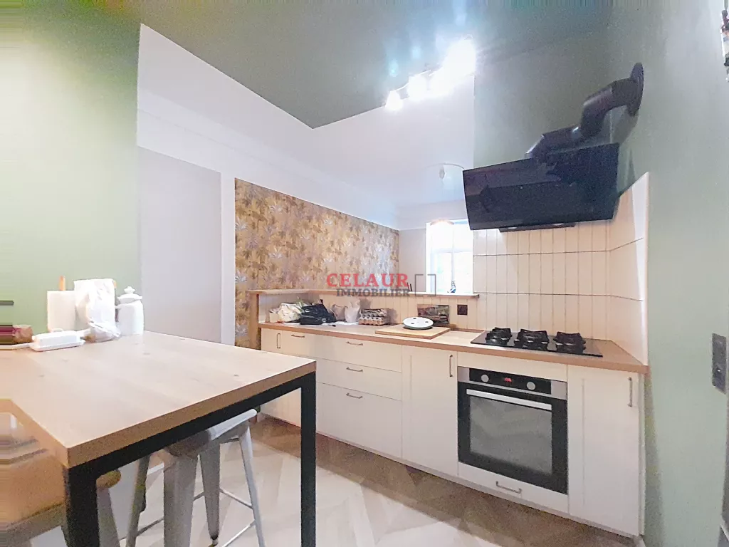 APPARTEMENT VUE SUR LA V&Eacute;Z&Egrave;RE