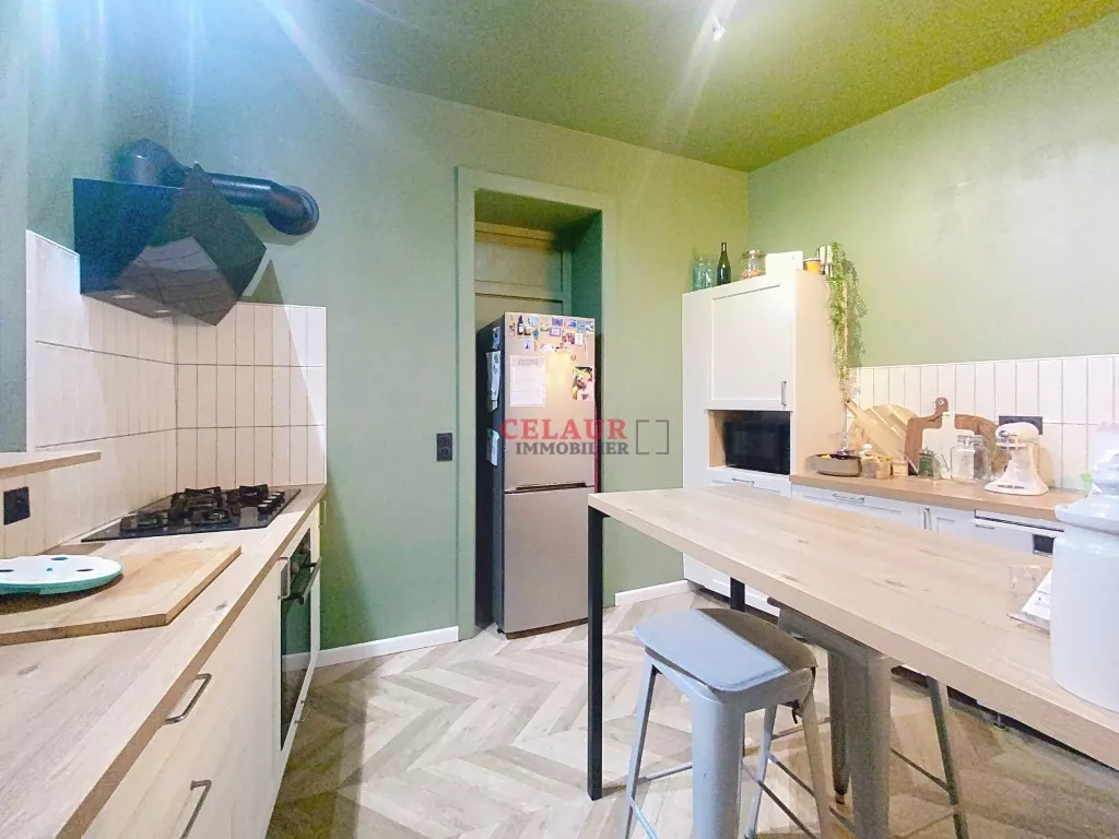 APPARTEMENT VUE SUR LA V&Eacute;Z&Egrave;RE
