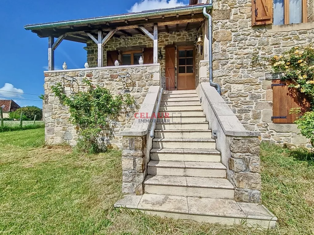 maison de caract&egrave;re avec vue imprenable sur la vall&eacute;e de la Dordogne