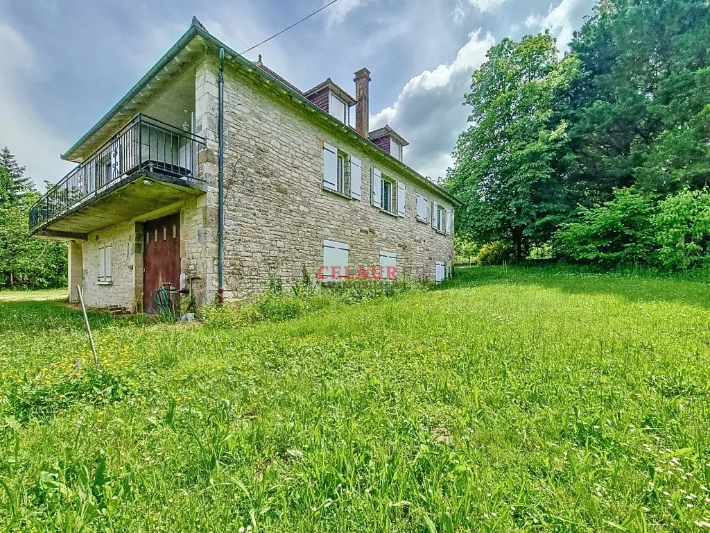 Villa en pierres s&egrave;ches avec vue panoramique .
