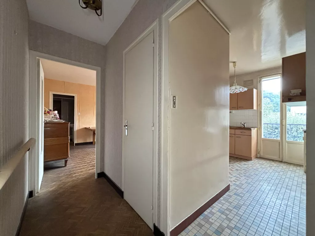 Appartement T3 lumineux &agrave; r&eacute;nover