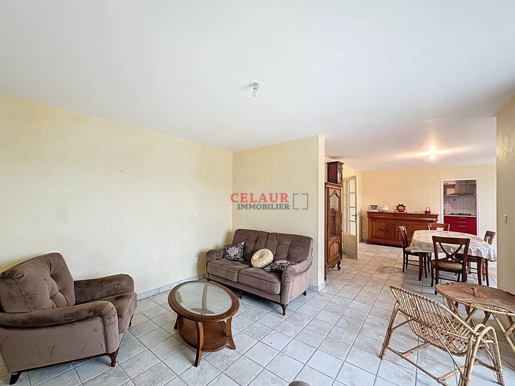 Maison en pierre avec grange