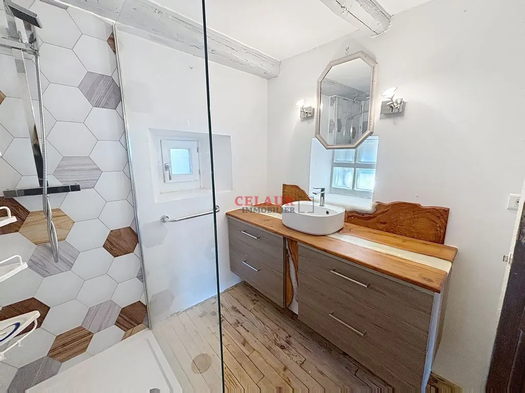 MAISON DE CARACTERE AVEC PISCINE ET VUE