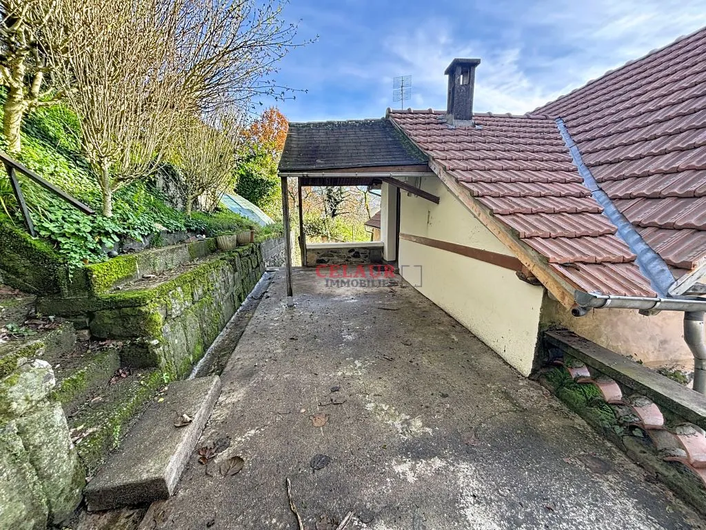 IMMEUBLE DE 2 APPARTEMENTS AVEC JARDIN