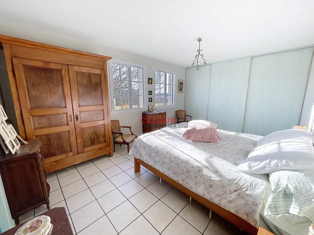 SUPERBE MAISON FAMILIALE DE 187 M&sup2;