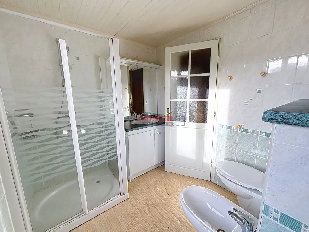 IMMEUBLE DE 2 APPARTEMENTS AVEC JARDIN