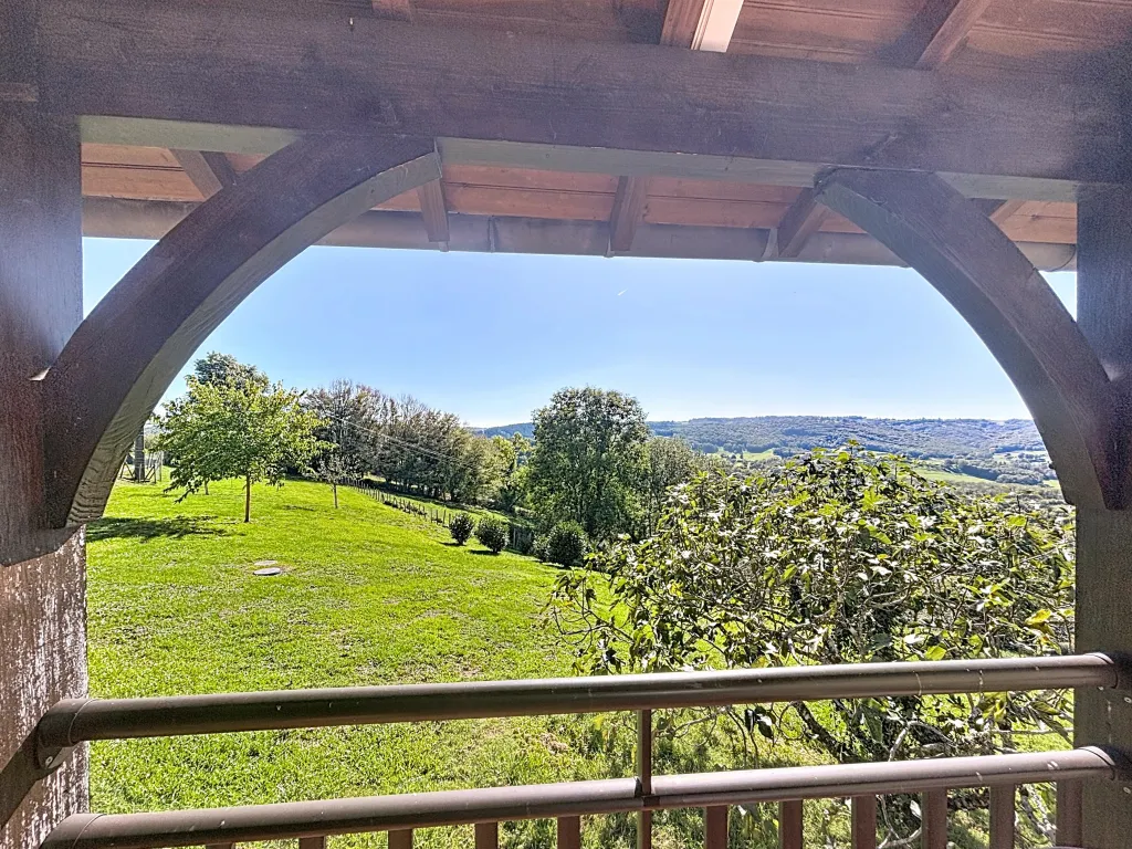 Tr&egrave;s belle long&egrave;re