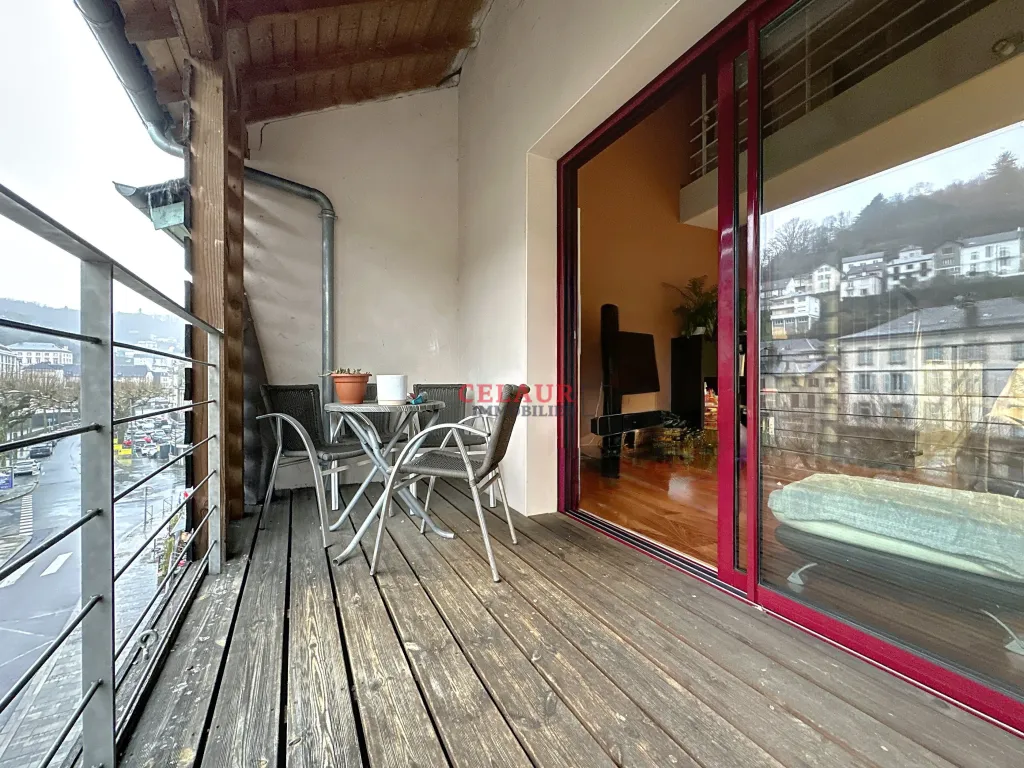 IMMEUBLE DE RAPPORT SUR LES QUAIS