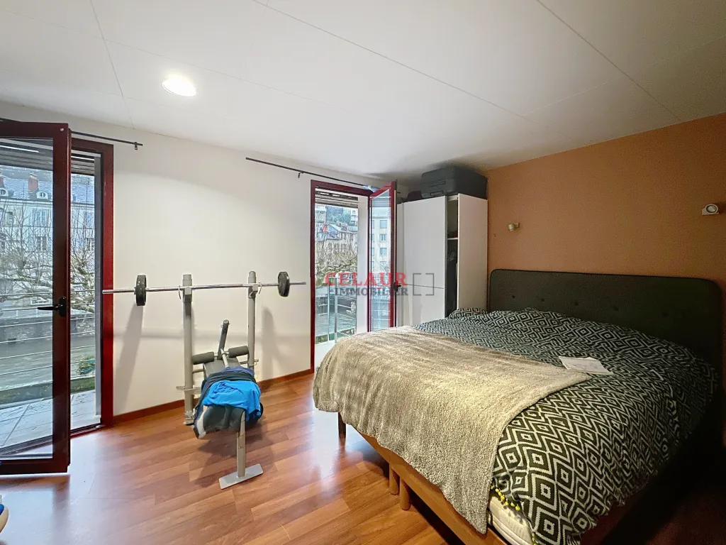 IMMEUBLE DE RAPPORT SUR LES QUAIS