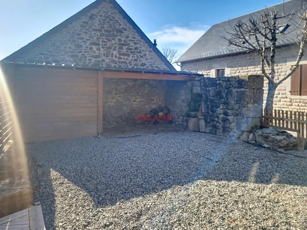 Maison de Bourg en pierre meubl&eacute;e