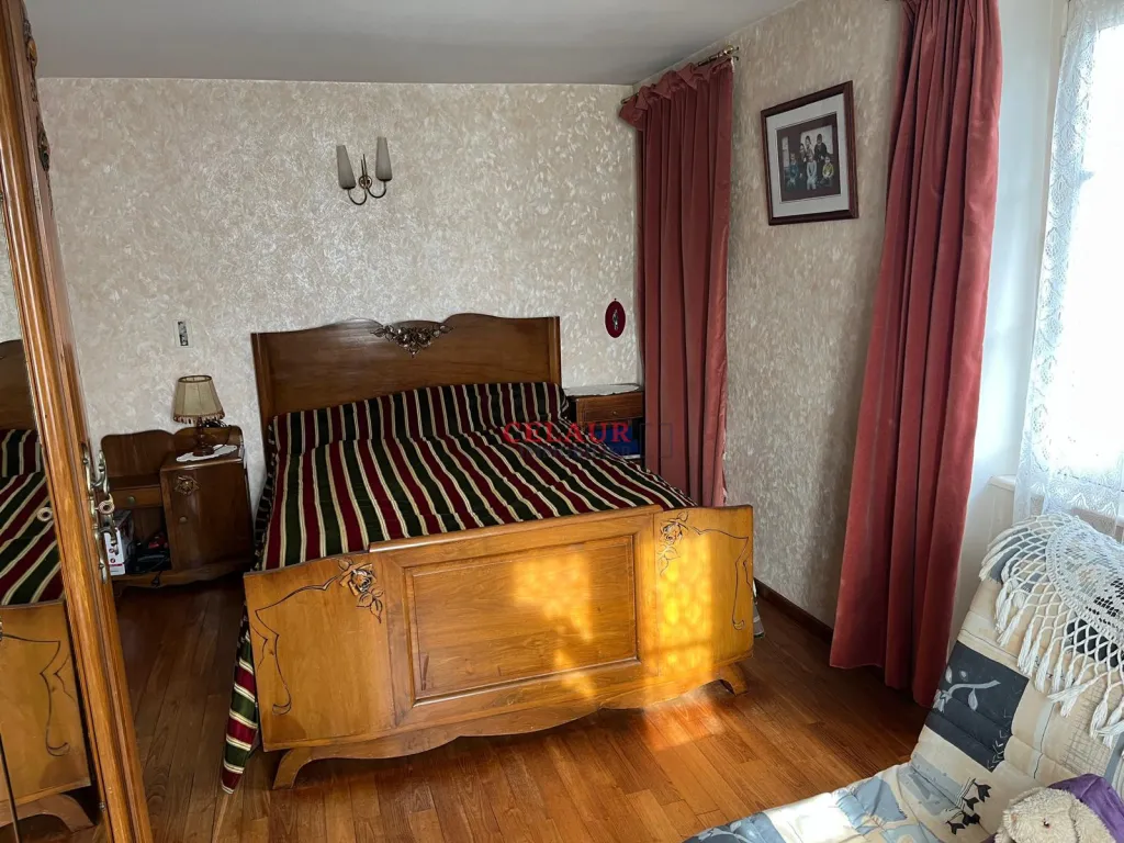 Maison avec garage et jardin proche d'ARGENTAT