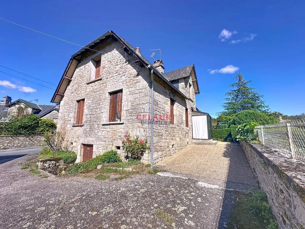 MAISON DE CARACT&Egrave;RE AVEC D&Eacute;PENDANCES ET 1 HECTARE