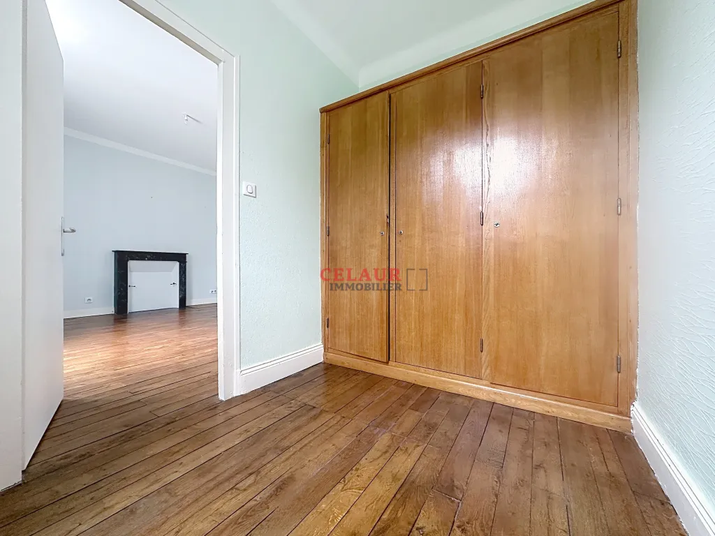APPARTEMENT AVEC GARAGE ET JARDIN