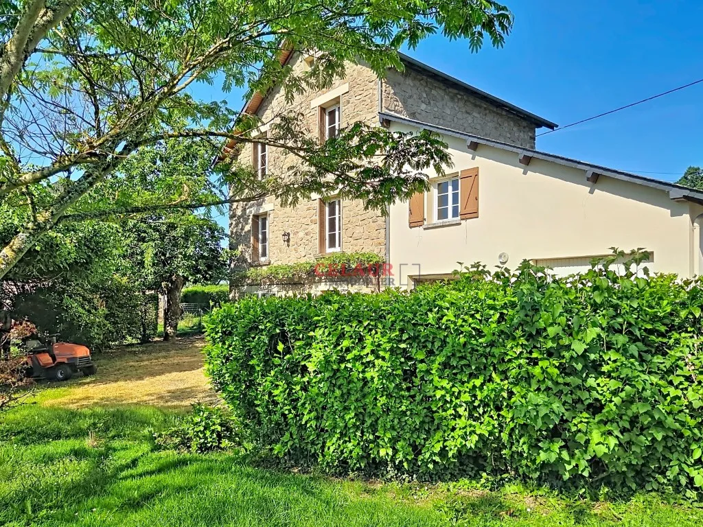 MAISON AGR&Eacute;ABLE AVEC BEAU JARDIN