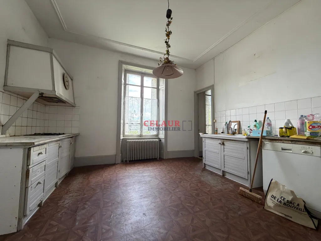 MAISON BOURGEOISE AVEC DEPENDANCE ET PARC