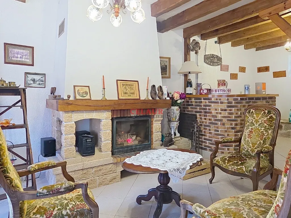 MAISON PIERRE AVEC JARDIN