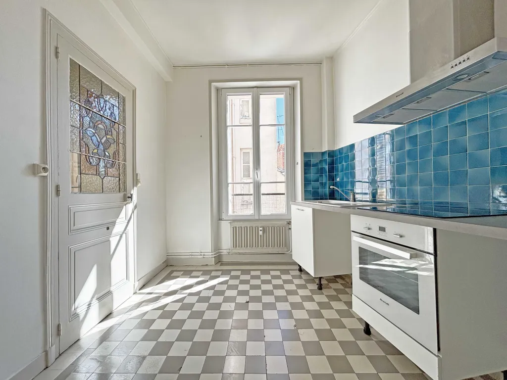 Appartement en hyper-centre avec ascenseur et parking