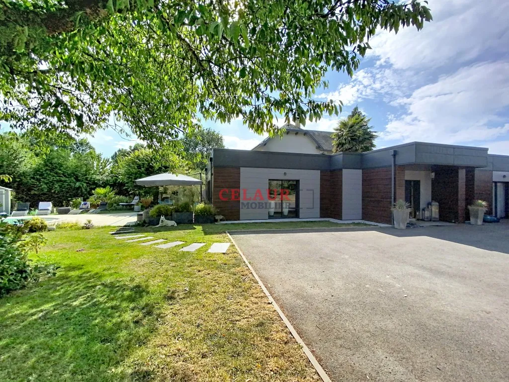Maison de 6 pi&egrave;ces de 243 m&sup2; &agrave; Lubersac