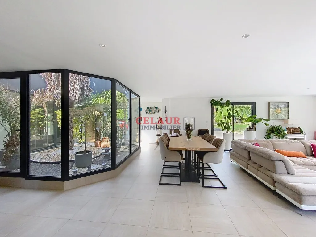 Maison de 6 pi&egrave;ces de 243 m&sup2; &agrave; Lubersac