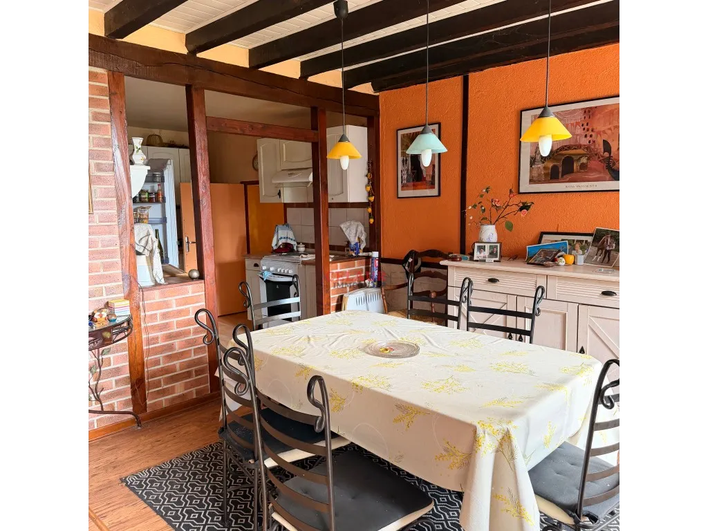 Maison en pierre avec grange