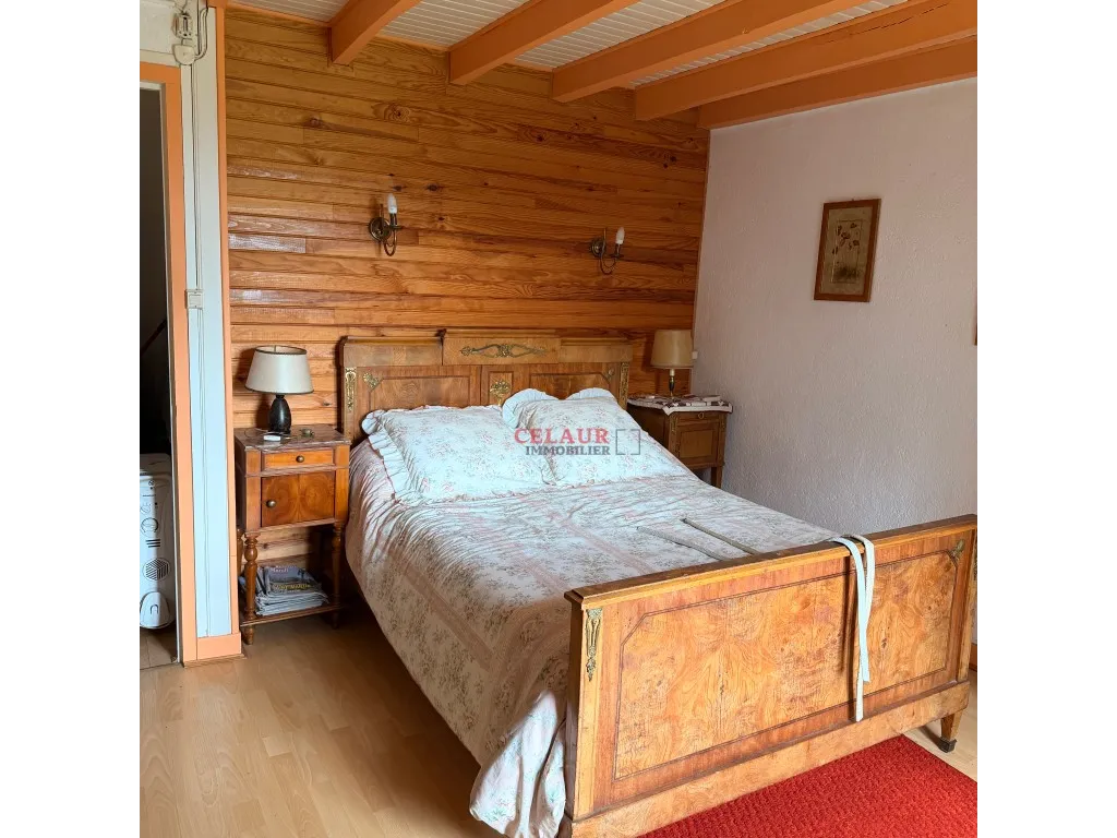 Maison en pierre avec grange