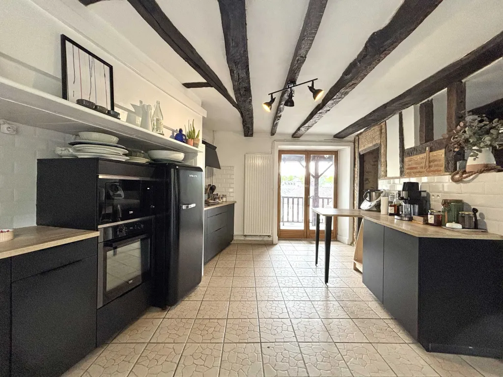 Maison en pierres avec jardin