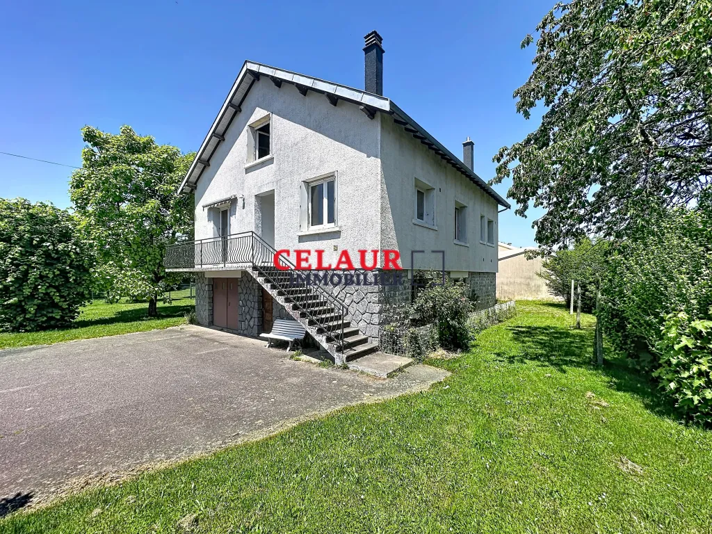 MAISON FAMILIALE AVEC GRANGE